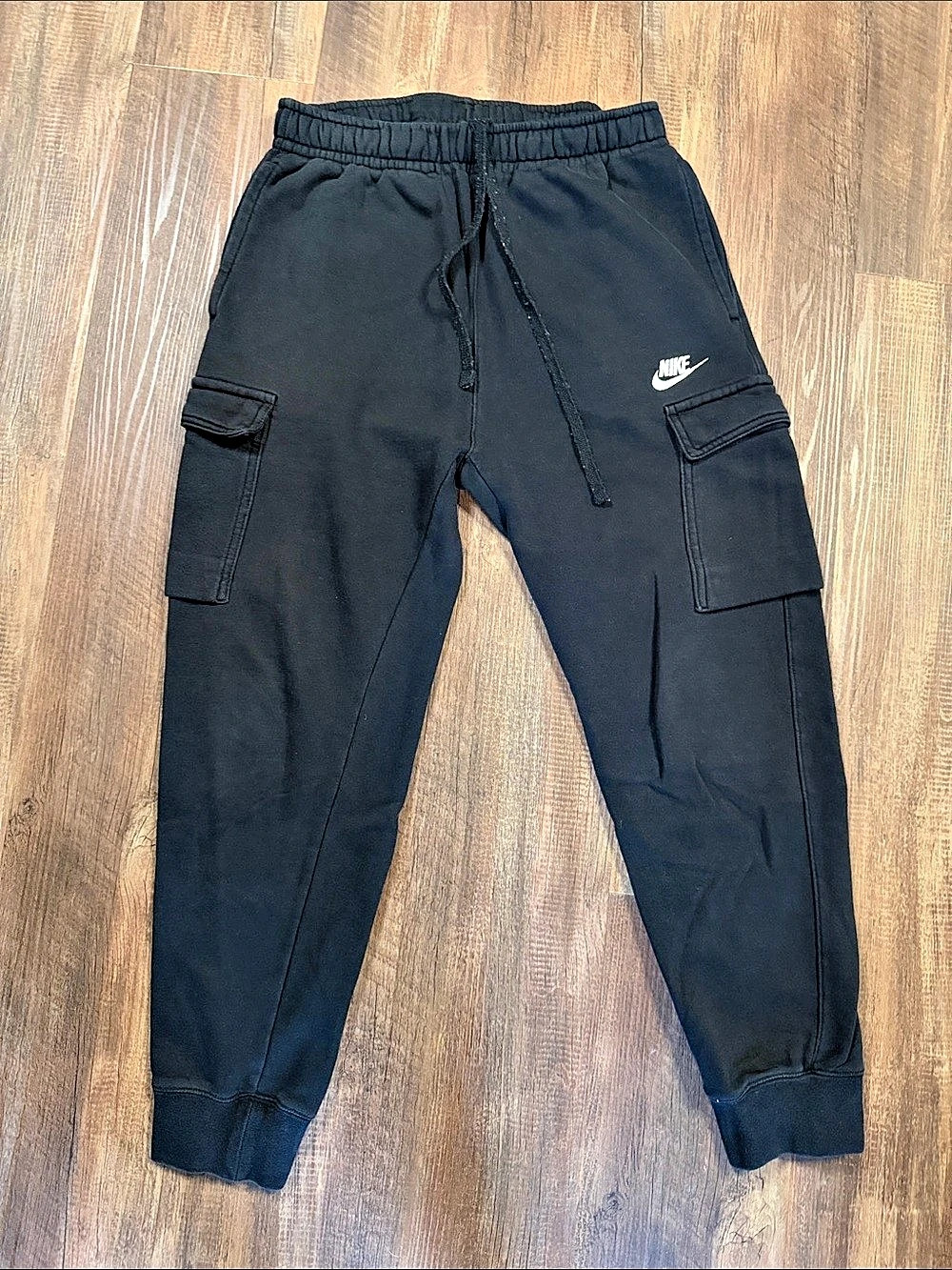 Nike Sportswear Club Fleece Oversized Cargo Sweatpants | Black | Size Small